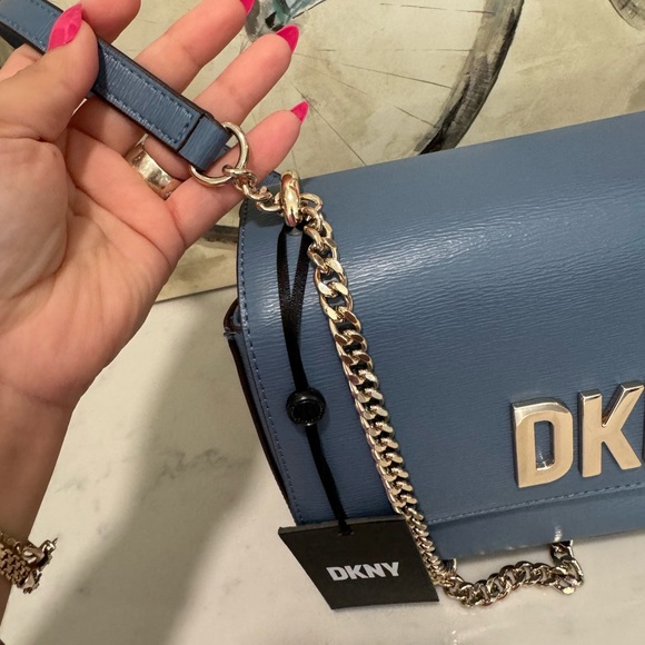 SOLD❤️🌷DKNY sina blue shoulder bag 💙 - Picture 11 of 15